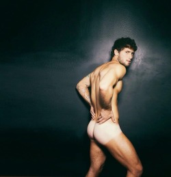 glazingthedoughnut:  Junior Lazarotti by Kiu Meireles
