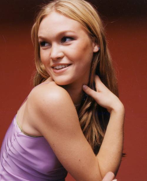 some-celebrity-stuffs:  Happy Birthday Julia Stiles March 28