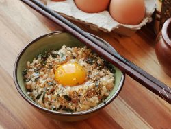 foodffs:  Tamago Kake Gohan (Japanese-Style Rice With Egg) Really