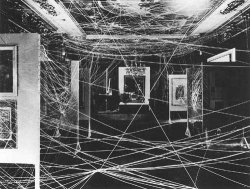 ocasodepoesia:  Marcel Duchamp