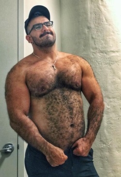 wandrbearx: den260371:  Sexy Bear 🔥🐻😍   Fuck… 🤤