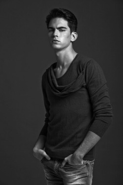  max riecker by verena mandragora 