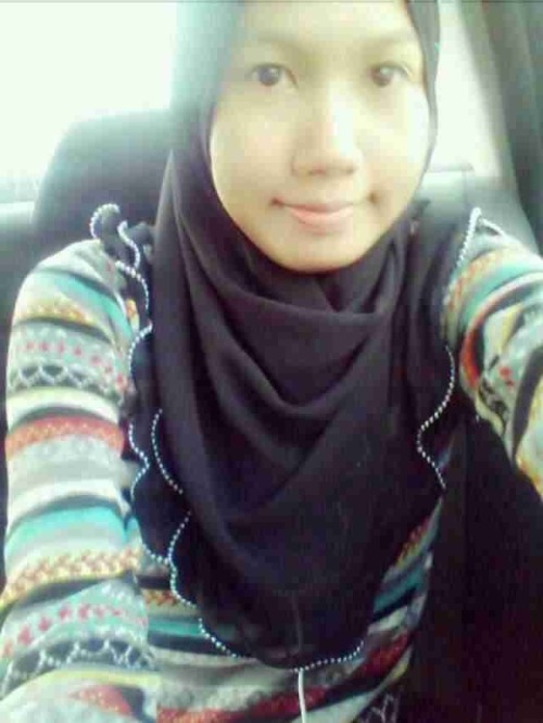 kotekawaq:  dedaun:  Hamizah katanya..  Xpernah jemu tgk 