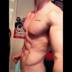 motdrobert2:  Follow me for Hot Guys, Str8 Kiks, Str8 Guy Snaps…