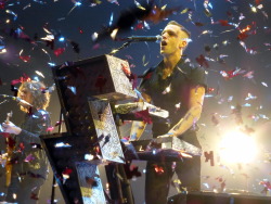 victim143:  Brandon Flowers of the Killers one year ago tonight