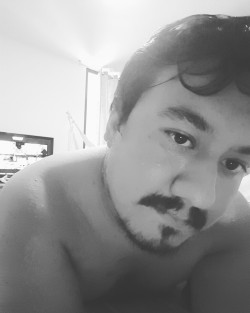 sexbear89:  Im single and i dont have partner to fuck…