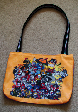 ceryskitty:  space-bridge-to-nowhere:  Bots and Cons Bag Remember