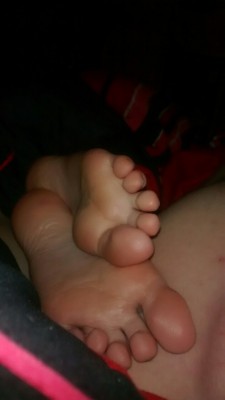 ashfeet:  Night time feet