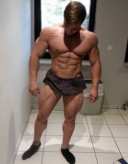muscle-addicted:  Mike Sommerfeld  