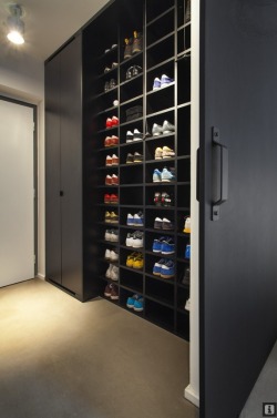 myidealhome:  neat shoe rack (via desire to inspire)        