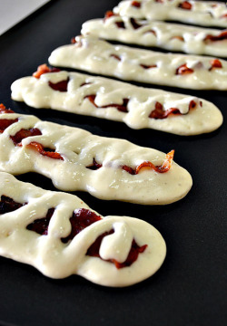 thecakebar:  Hidden Bacon Pancake Dippers {click link for full