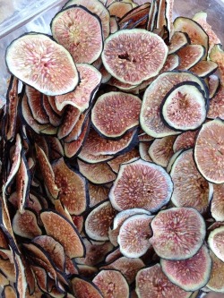 beautifulpicturesofhealthyfood:  Fig Chips…RECIPE 4-6 medium
