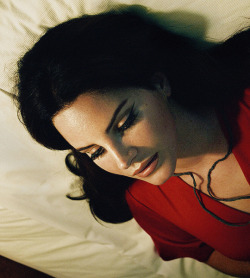 hoeneymoon:  Lana Del Rey photographed by Jork Weismann for Interview