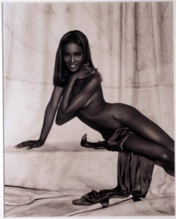 supermodelshrine:  Naomi by Sante D’Orazio, 1991