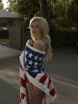 faptothefamous:  Julianne Hough