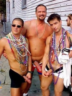 traveljerkoff:  That is a huge cock