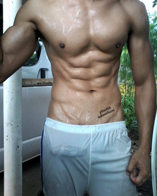 Hot & sweaty after the gym ðŸ† http://imrockhard4u.tumblr.com