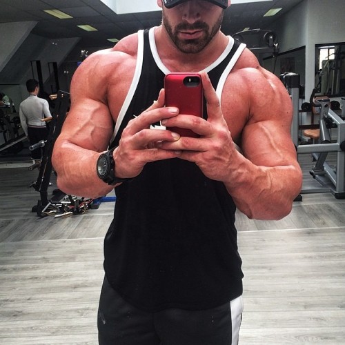muscle-addicted:  Bradley Martyn
