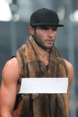 homme–models:  Givenchy FW2014 details