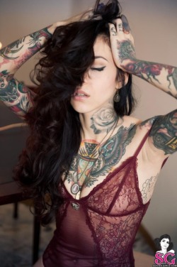 tits-tats-lesbians:  no1canstopus:  gogo blackwater       (via