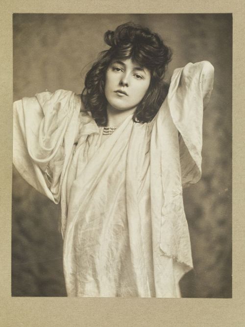 Evelyn Nesbit Nudes & Noises  