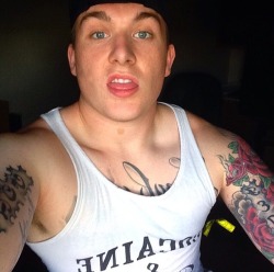 selfiebystuds:  sean, 20, oklahoma