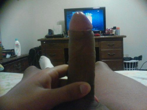 srt8guyssexting:  had a nice jerkin vid of him â€¦sorry tumblr will remove it if I put it up