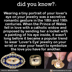 did-you-kno:  Wearing a tiny portrait of your lover’s  eye