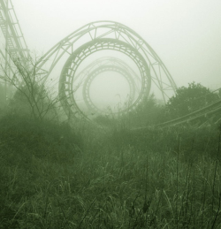 destroyed-and-abandoned:  Nara Dreamland in Japan