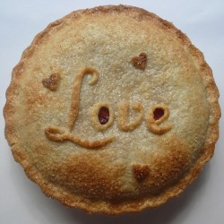 llovinghome:  “Love” Pie