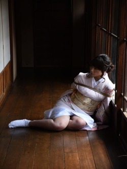 thevertigonetwork:  Kinbaku Ren YagamiModel Momose Yuri