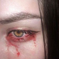 toxicbarbies:  Source:https://weheartit.com/autisticc/collections/145177809-blood-splatters?page=4&before=161330820