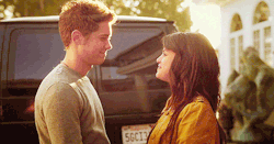 bestcoupleshows:  Chicks Pics Gifs
