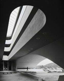 cjwho:  Marin County Civic Center, Frank Lloyd Wright, San Rafael,