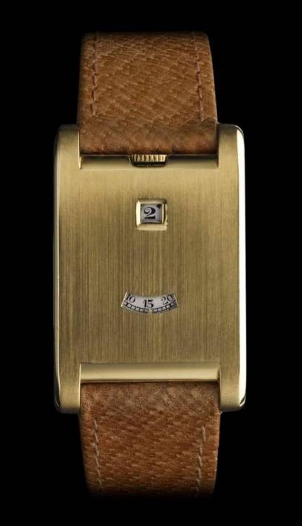 the1920sinpictures:  1928 Cartier Tank a Guichet. It is a modern