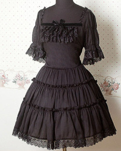 lostidentity55:  Black Ruffle Lolita Dress · PUNCH♥DRUNK ·