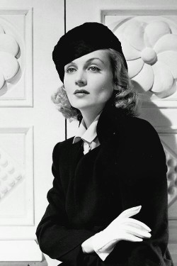 classic-hollywood-glam:Carole Lombard