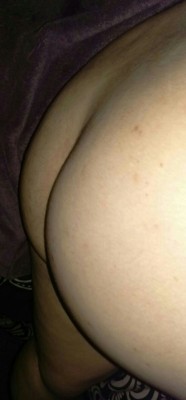 share-your-pussy:  Beautiful 22 yo anonymous fiance… Hope to