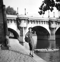 mimbeau:  Jean-Philippe Charbonnier On the quays, near Pont Neuf