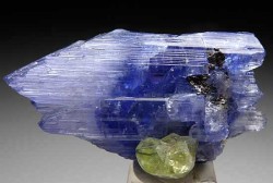 mineralists:  Diopside on Tanzanite with GraphiteMerelani Hills,