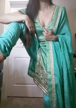 crazypicsdude:Slender Punjabi girl striptease 😍 #desigirl