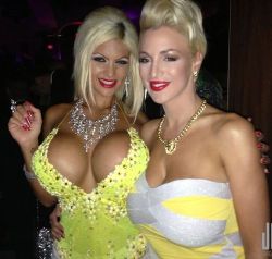 Joca and bimbo out on the town. Yellow suits you both. But naked