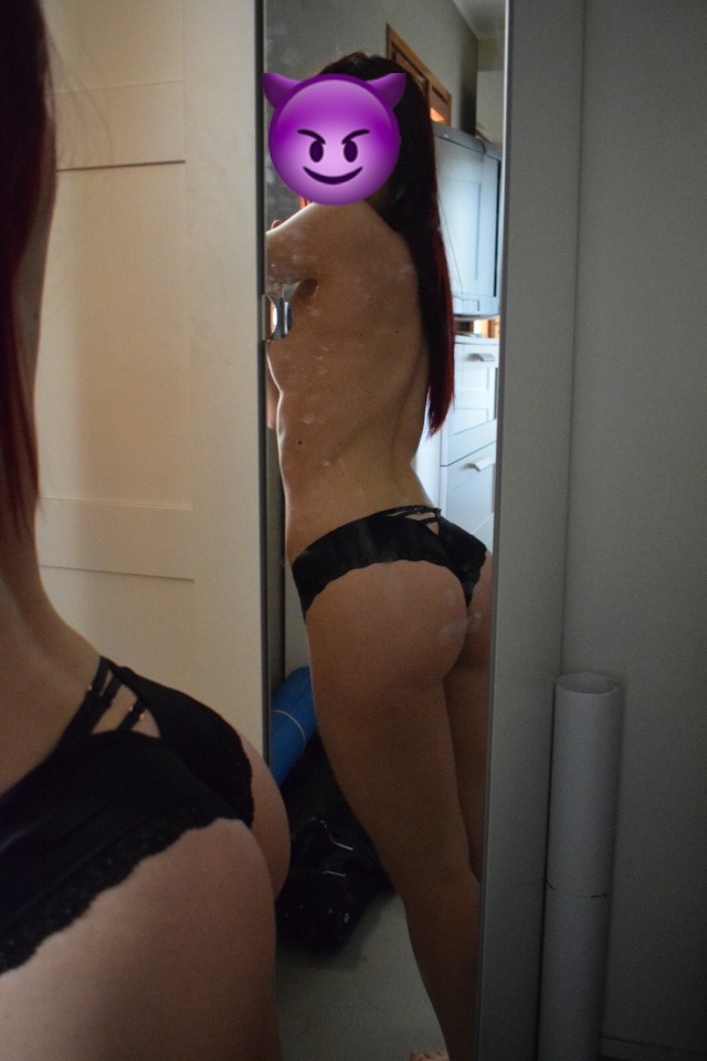 littledaddysgirl54:Reblog if you wanna spank it 😈🍑😏Happy