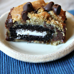 thecakebar:  Oreo and Caramel Stuffed Chocolate Chip Cookie Bars