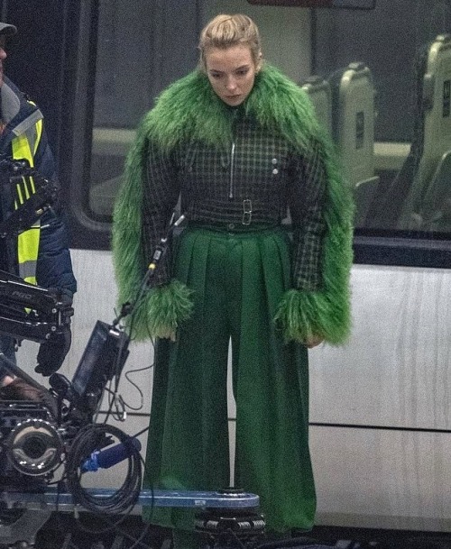 whatwecanfic:  dailycomer:[NEW/SPOILER] Jodie Comer behind the