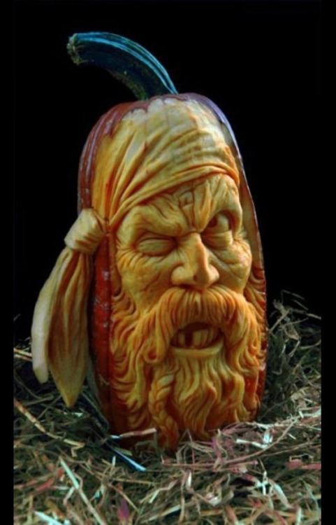 The amazing pumpkin carving art of Ray Villafane of Arizona