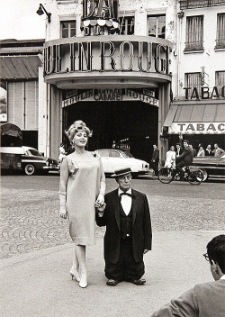  Gábor Zsazsa és Buster Keaton, a  Moulin Rouge előtt  Párizsban!