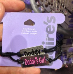 badoleman:  cottoncandybunnyprincess:  I found these at Claire’s.