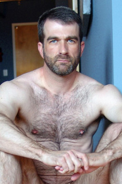 otterhunter:  ultraboyhunter:  hairy-chests:  http://hairy-chests.tumblr.com/