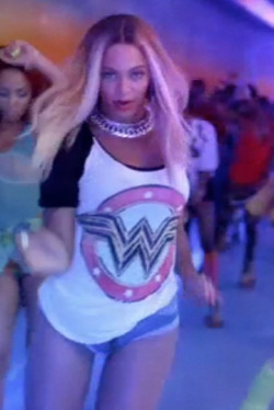 melusine-enraged:  If Beyonce roller skating in a Wonder Woman